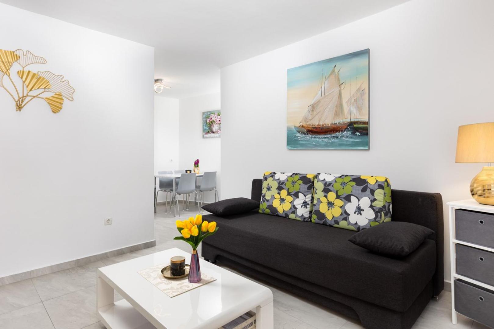 Apartments Tea Malinska Exterior photo